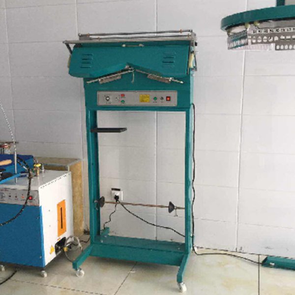 Clothing packaging machine
